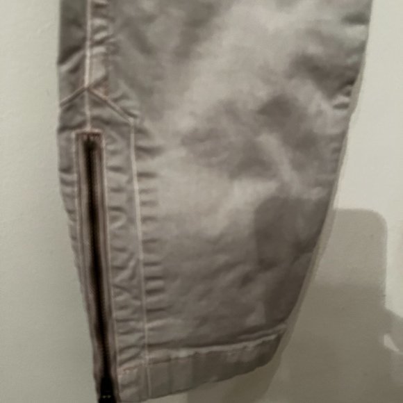 Cream Jean-Style Pants – Zippered Ankles, Stretchy & Chic! (Size 29 Gently-Used) - Picture 13 of 15